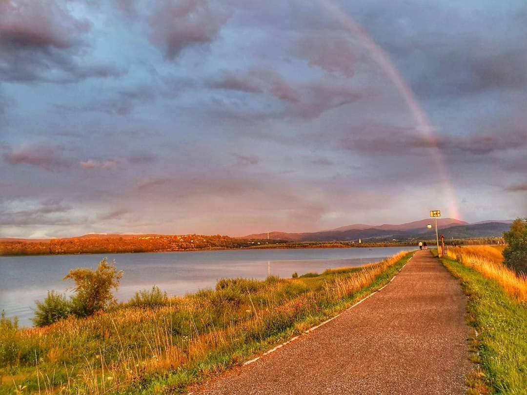 Domki Nad Jeziorem-Wodnik 1 Zarzecze  Bagian luar foto